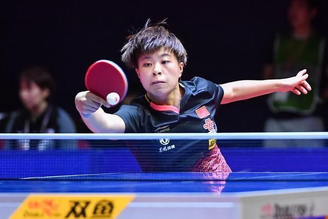 不容小觑的 不容小觑的