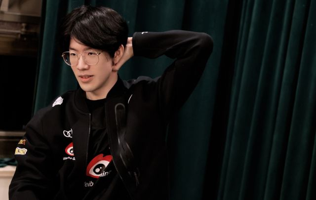 他推动了更 他推动了更